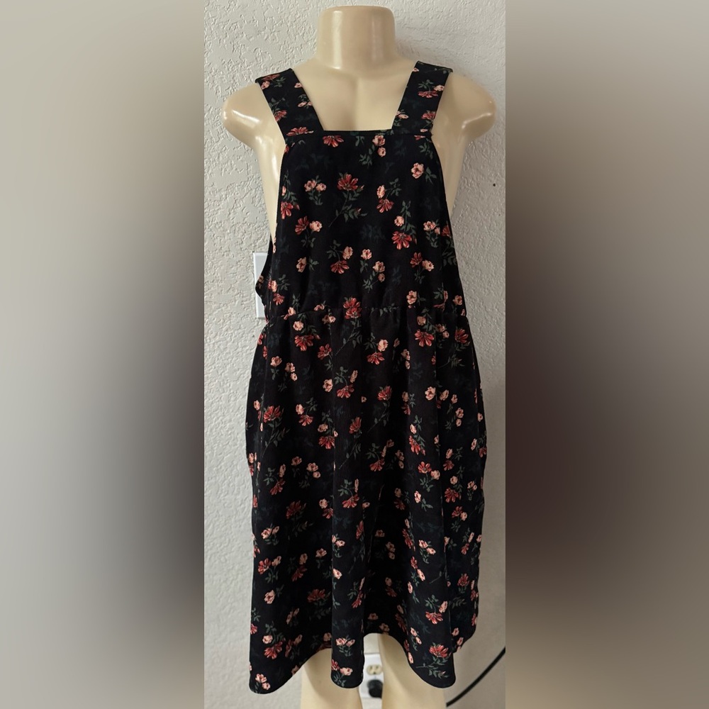 BloomChic Black Floral Dress western style zip up classy soft